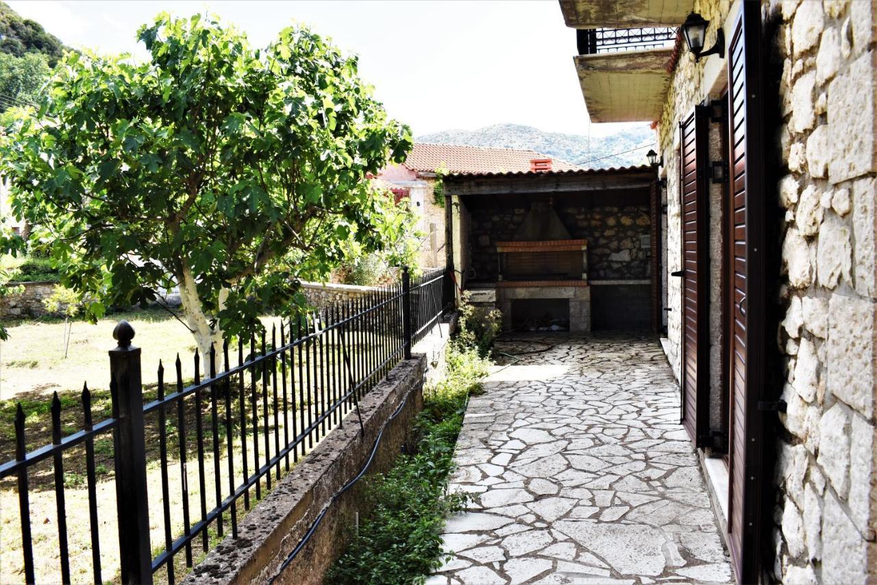 Stonehouse Dome Lagadia Villa Lagkadia Bagian luar foto